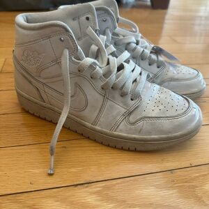 Nike Jordan 1 Mid Patent White